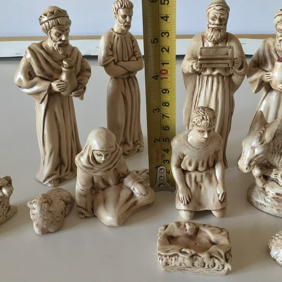Vintage Handmade Ceramic Nativity 11 Pieces Holy Family Wise Men Animals Manger - Picture 10 of 15